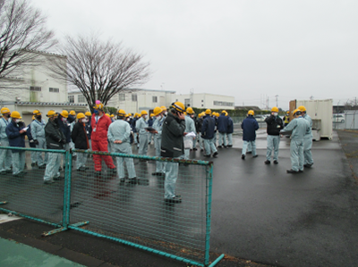 【避難・点呼訓練】 所員全員による避難・点呼