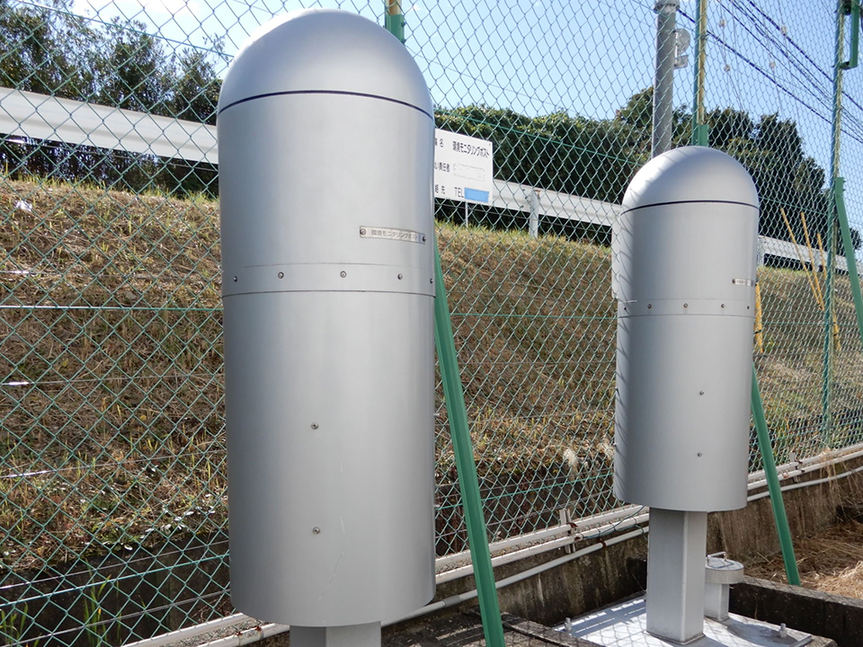 Example of the monitoring device