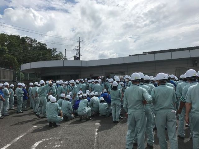 【避難・点呼訓練】
所員全員による避難・点呼
