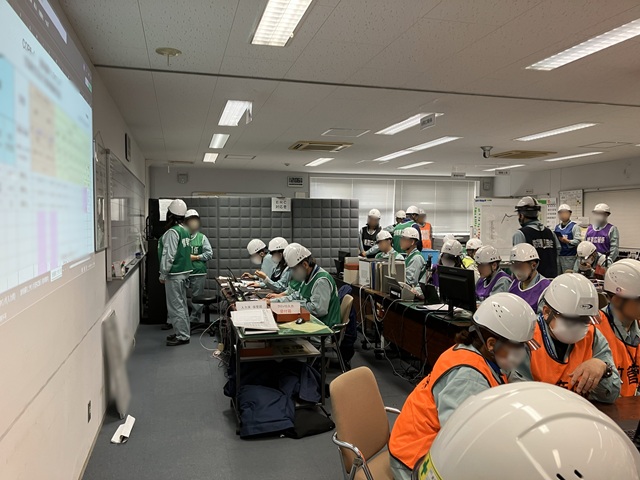 【緊急対策本部訓練】緊急対策本部室内での情報収集・意思決定・指示伝達